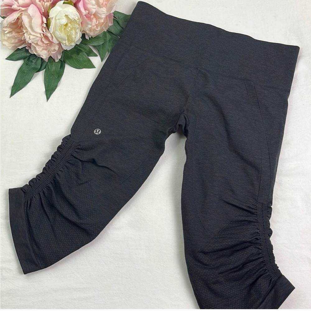 Lululemon In The Flow Crop II Heathered Deep Coal Seamless Ruched #W6B41S SZ 6
